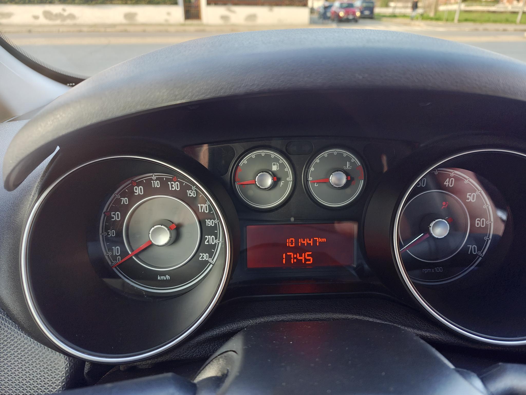 FIAT PUNTO 1.4 77CV METANO KM 101447-2014 EURO6